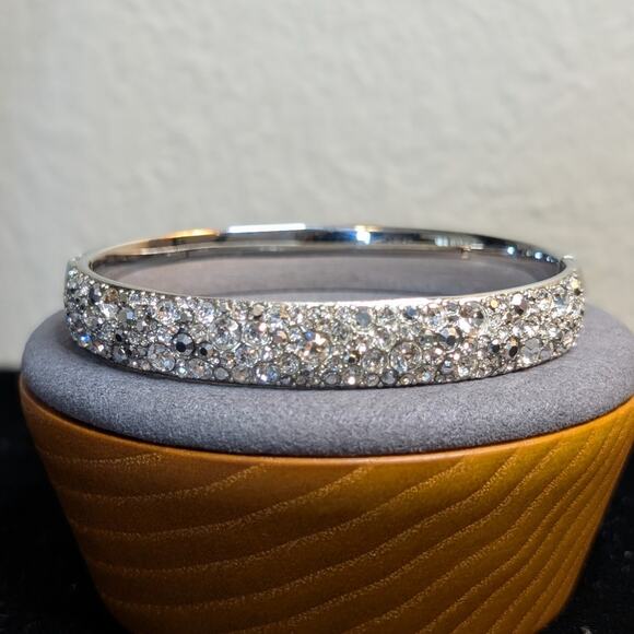 FOSSIL Silver Tone Rhinestone Encrusted Hinged Oval Bangle Bracelet - Picture 7 of 10